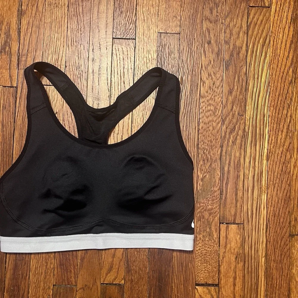 Nike Basketball Women's Sports Bra Size Medium NWOT Black Dri Fit 834539-010 $55